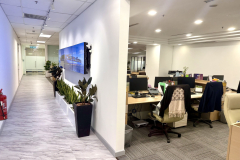 LED-screen-corridor-2
